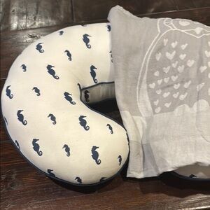 Seahorse Patterned White and Navy Neck Pillow